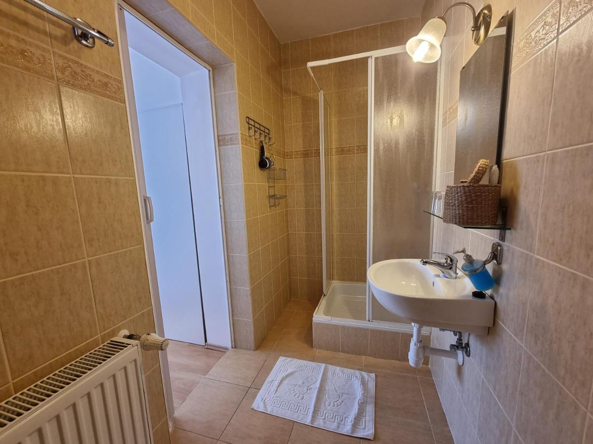 Abigel Vendeghaz Hotell Miskolc Eksteriør bilde