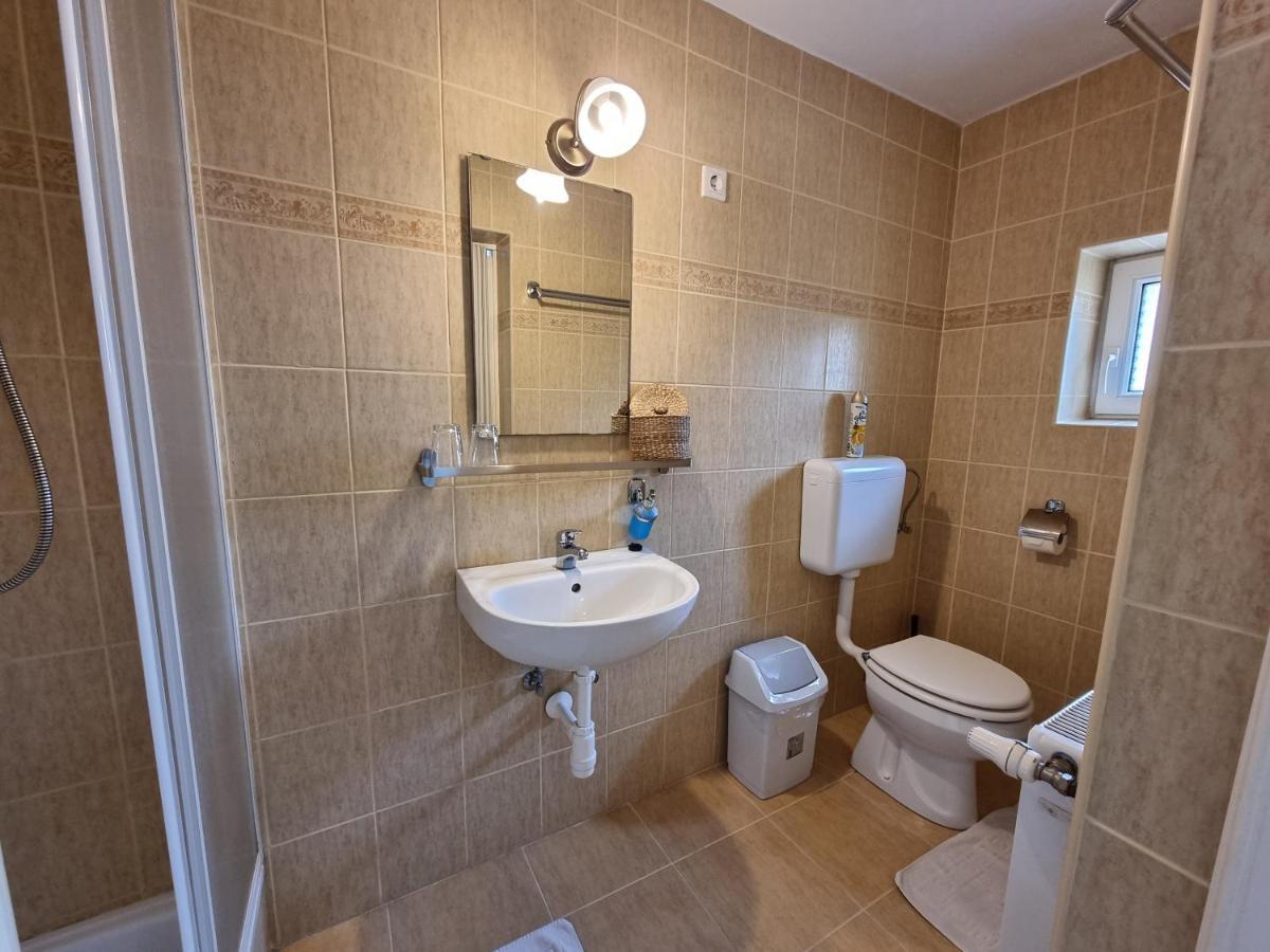Abigel Vendeghaz Hotell Miskolc Eksteriør bilde